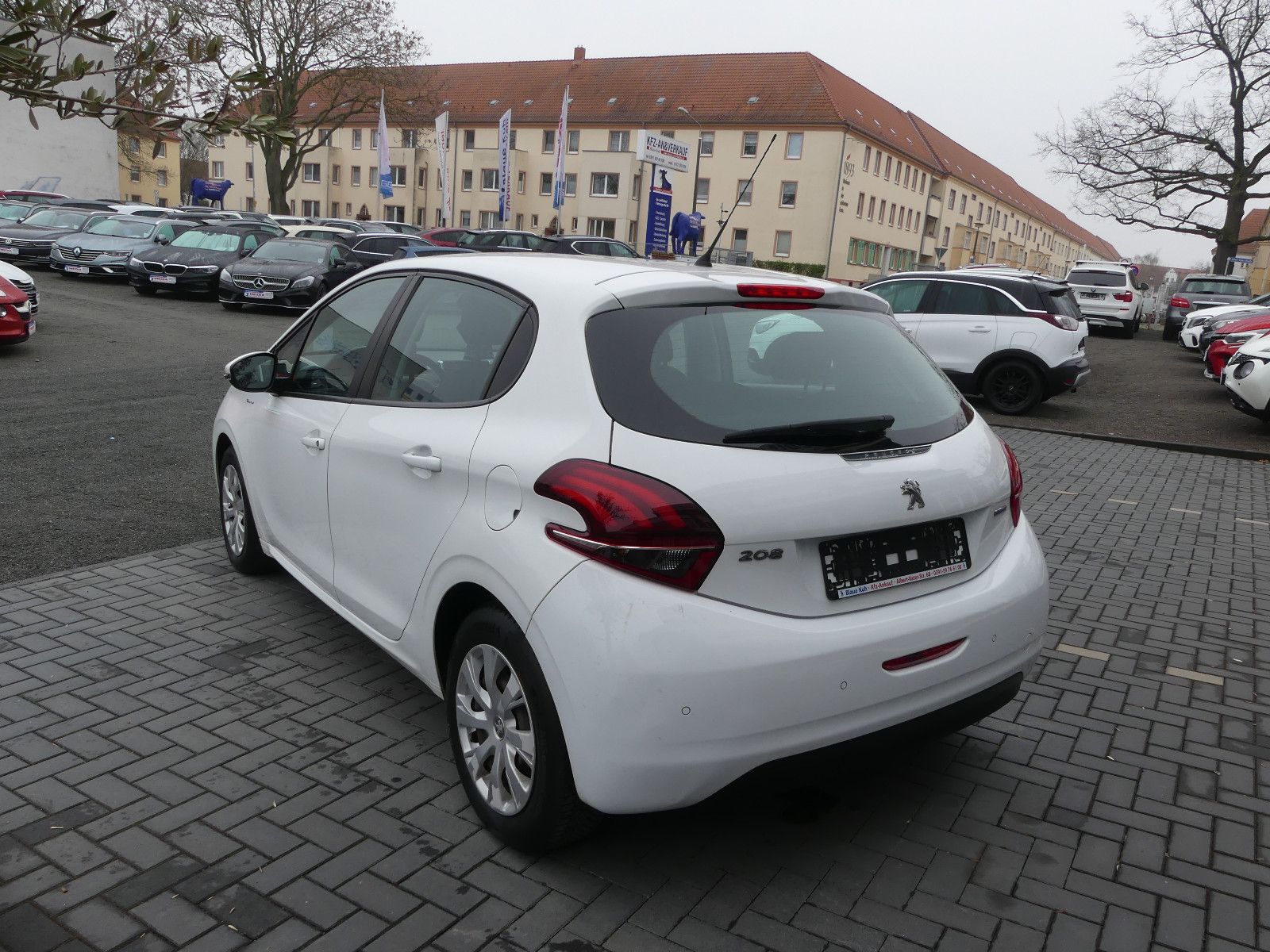 Fahrzeugabbildung Peugeot 208 Active, * TÜV NEU*, * Allwetterreifen*