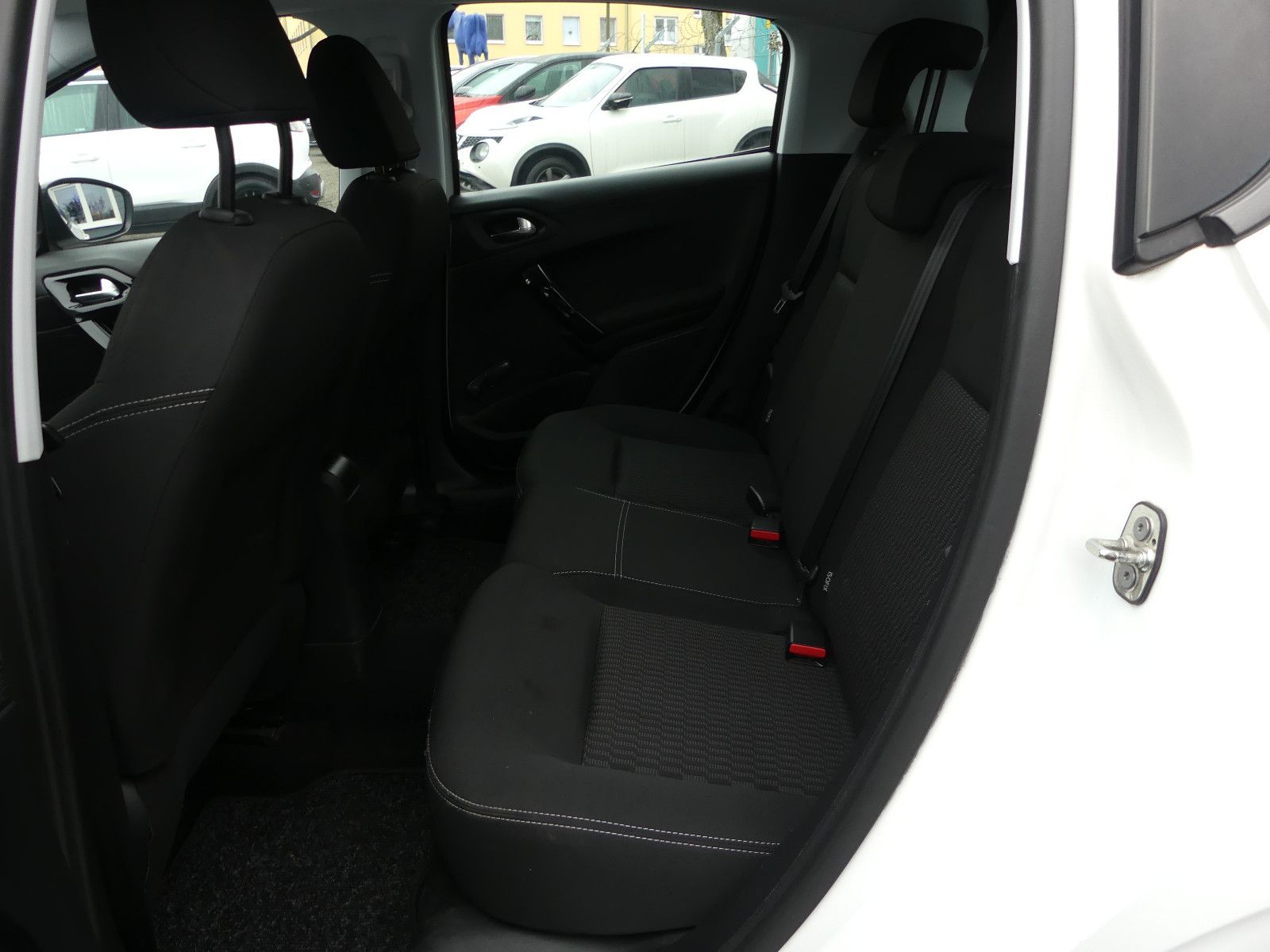 Fahrzeugabbildung Peugeot 208 Active, * TÜV NEU*, * Allwetterreifen*