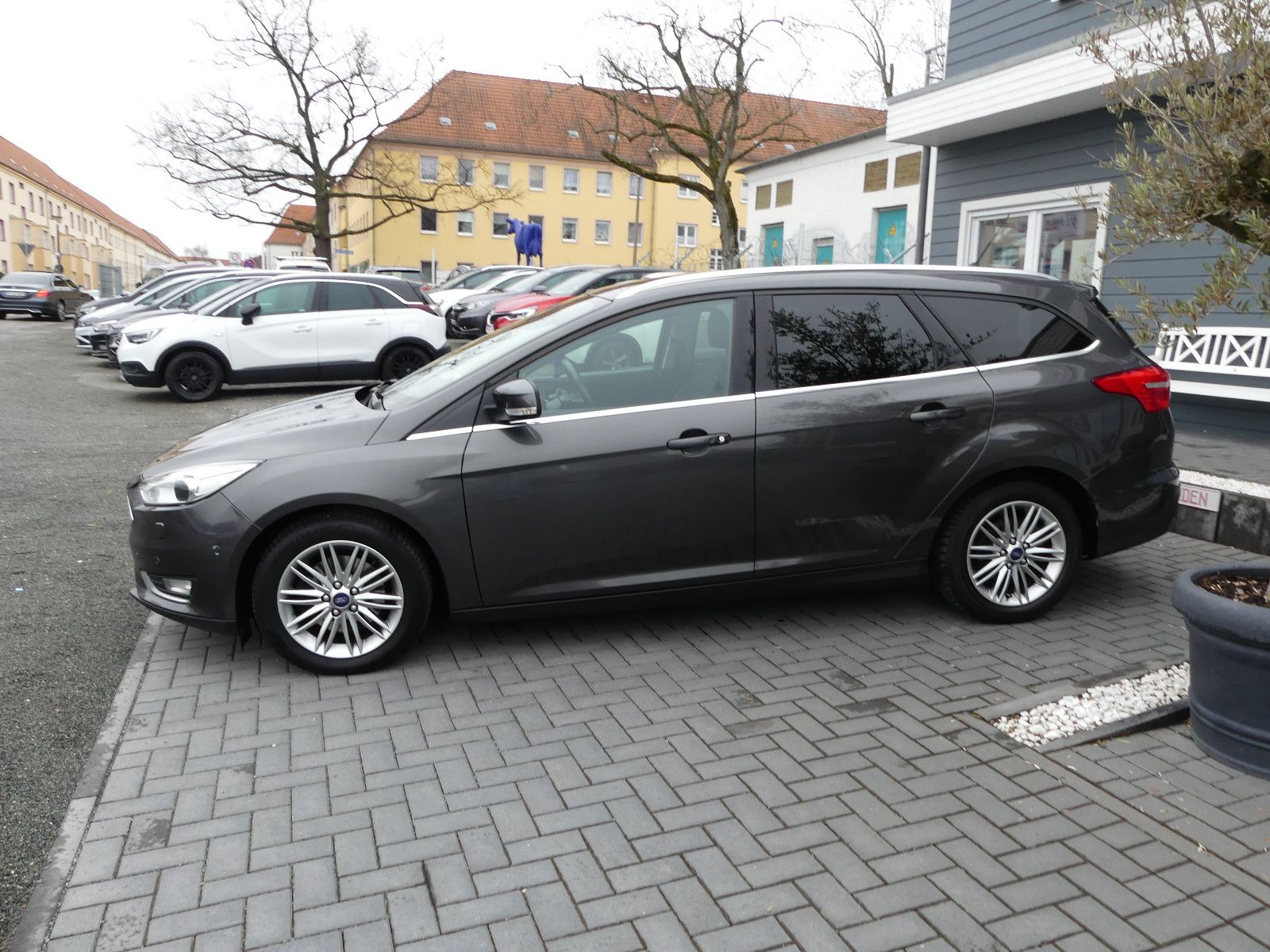 Fahrzeugabbildung Ford Focus Turnier Titanium"80TKM"
