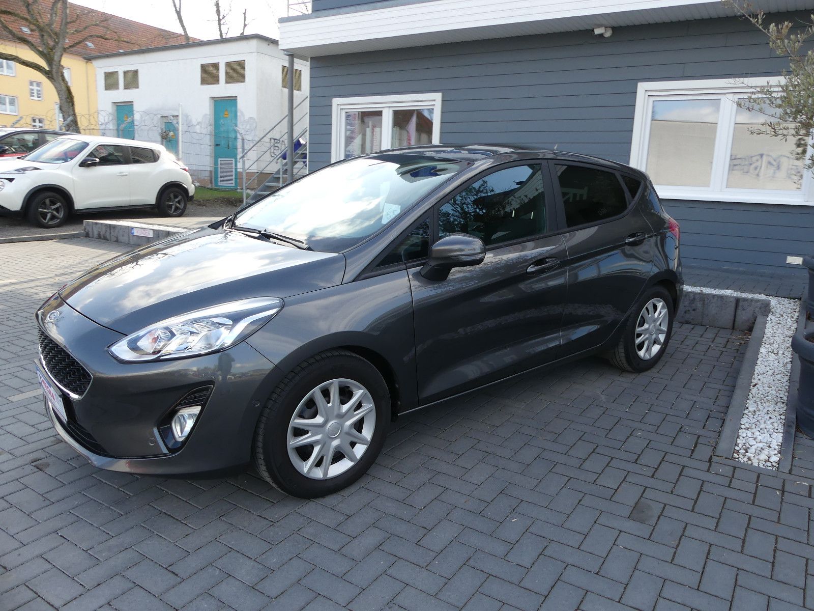Fahrzeugabbildung Ford Fiesta Cool & Connect"70TKM"