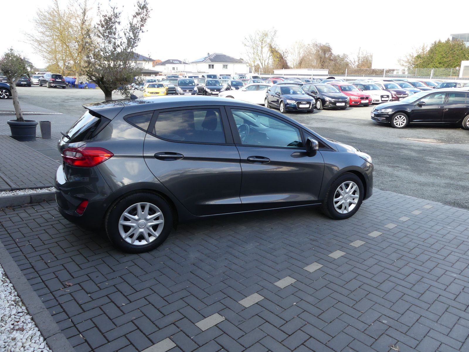 Fahrzeugabbildung Ford Fiesta Cool & Connect"70TKM"
