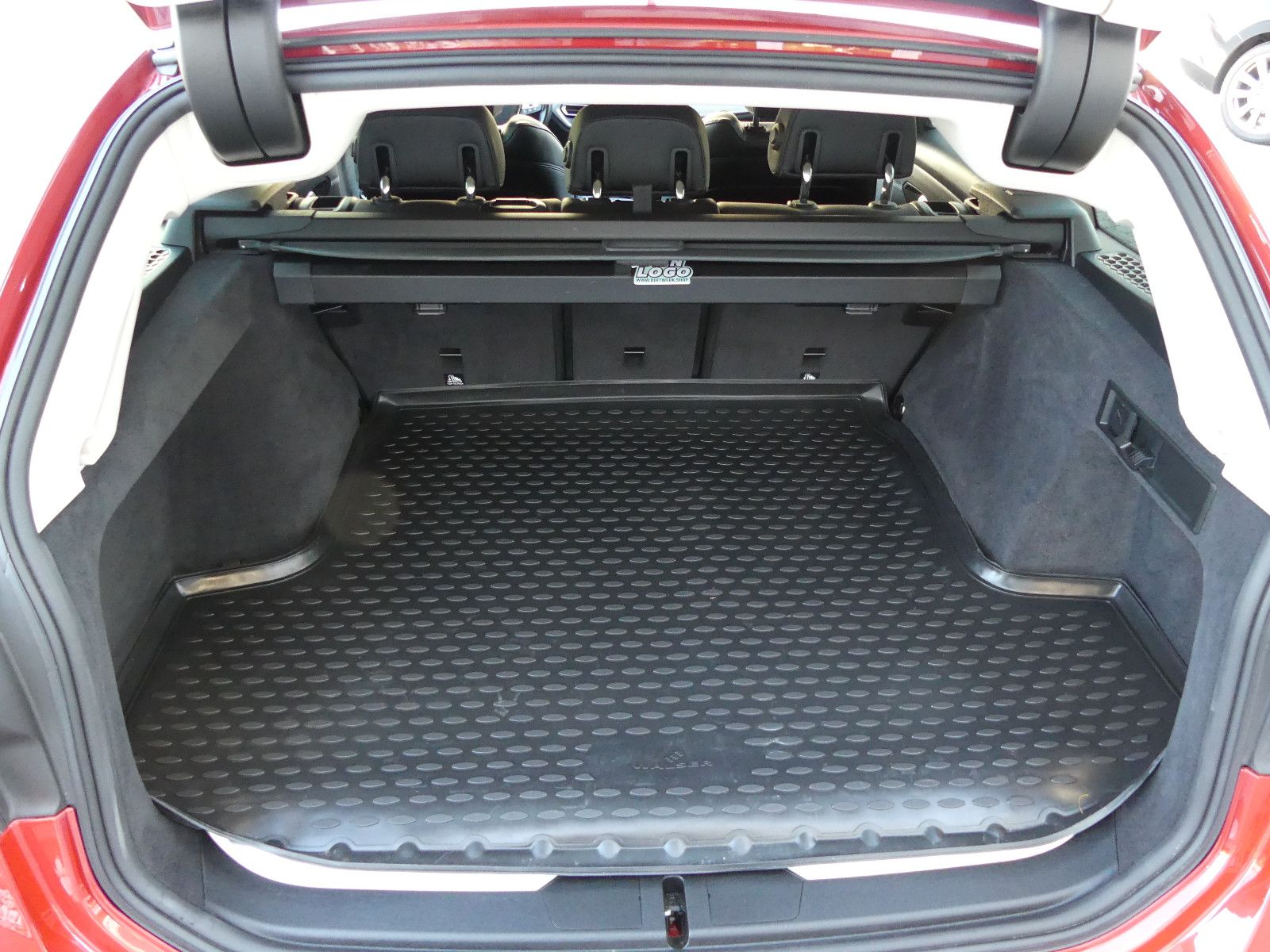 Fahrzeugabbildung BMW 320 3 Touring 320 e xDrive