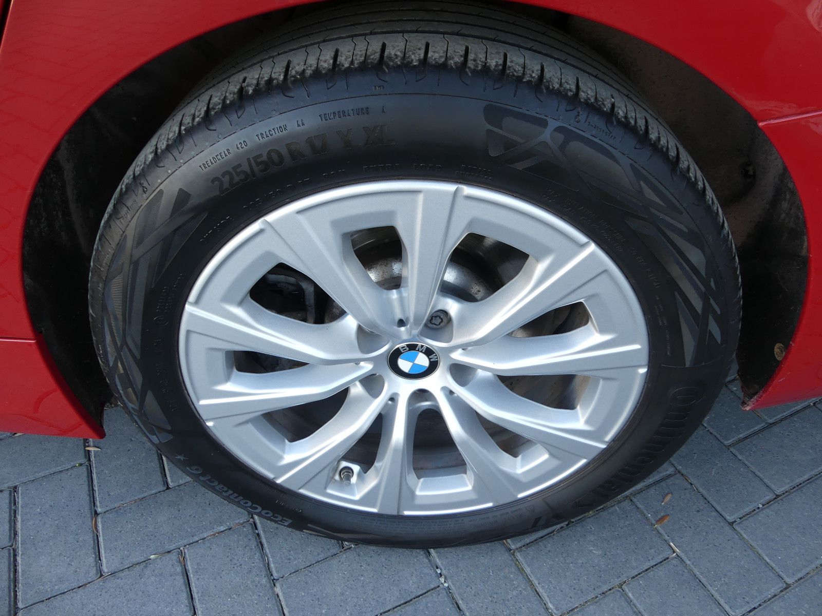 Fahrzeugabbildung BMW 320 3 Touring 320 e xDrive