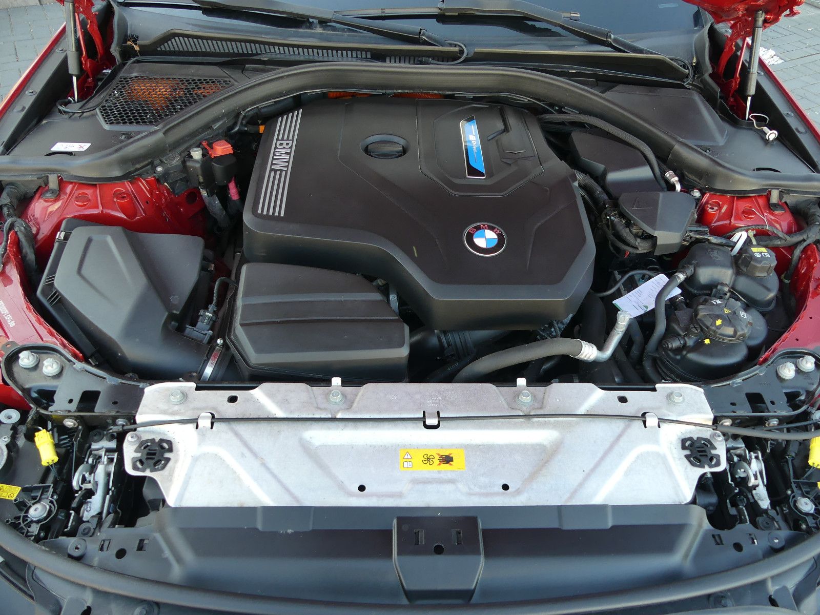 Fahrzeugabbildung BMW 320 3 Touring 320 e xDrive
