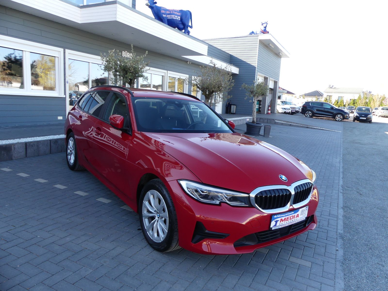 Fahrzeugabbildung BMW 320 3 Touring 320 e xDrive