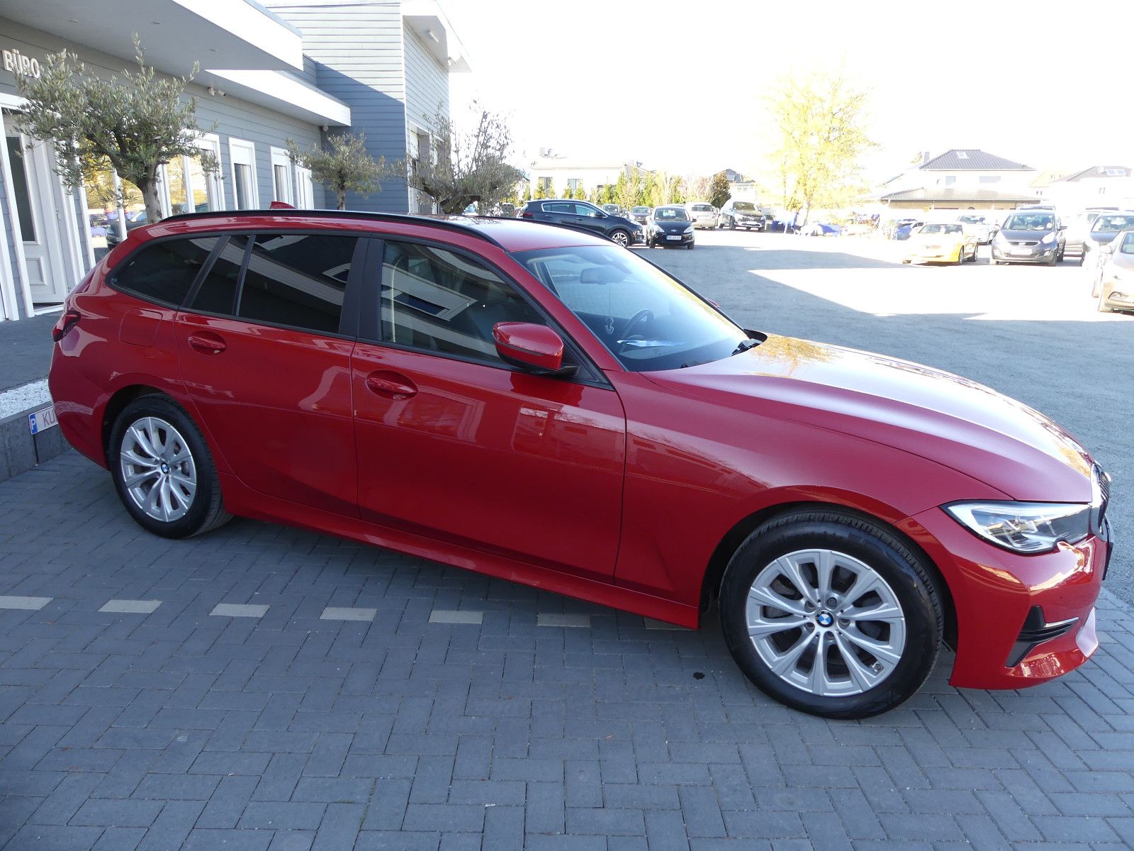 Fahrzeugabbildung BMW 320 3 Touring 320 e xDrive