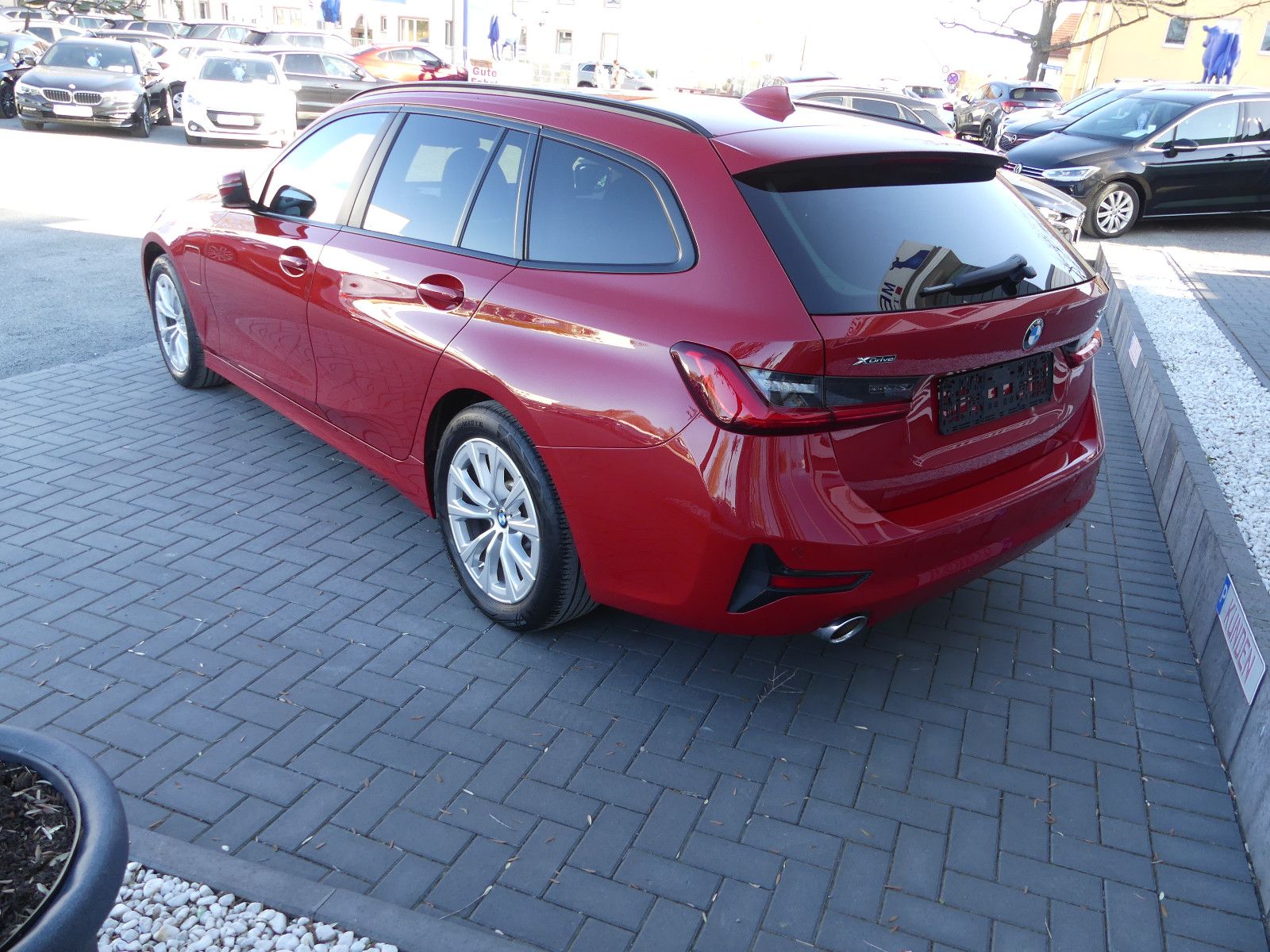 Fahrzeugabbildung BMW 320 3 Touring 320 e xDrive