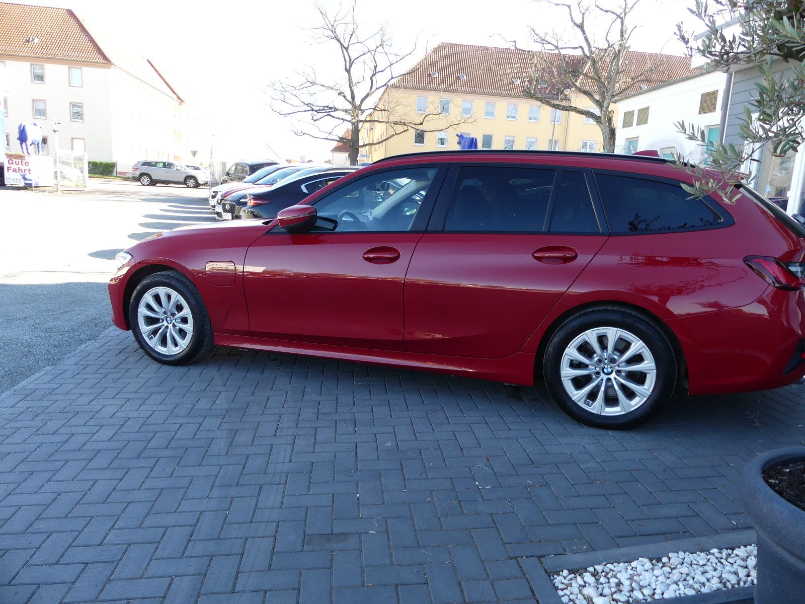 Fahrzeugabbildung BMW 320 3 Touring 320 e xDrive