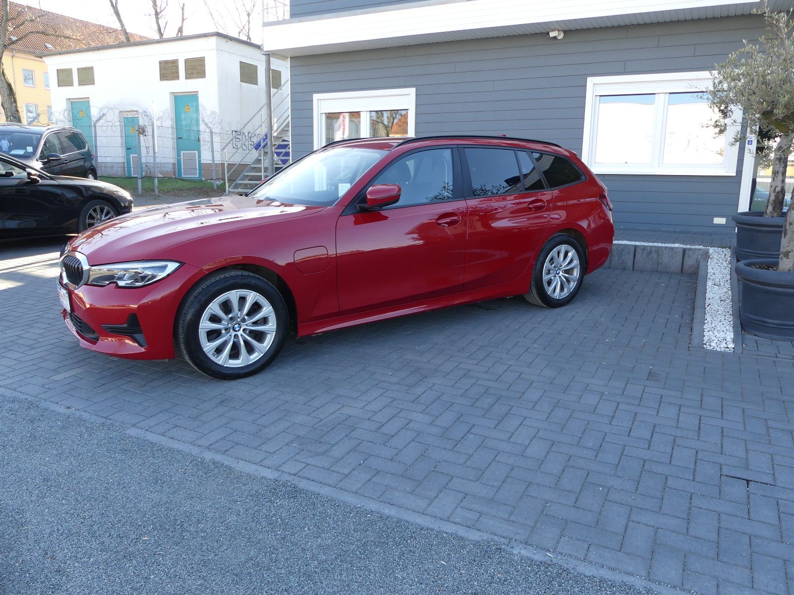 Fahrzeugabbildung BMW 320 3 Touring 320 e xDrive