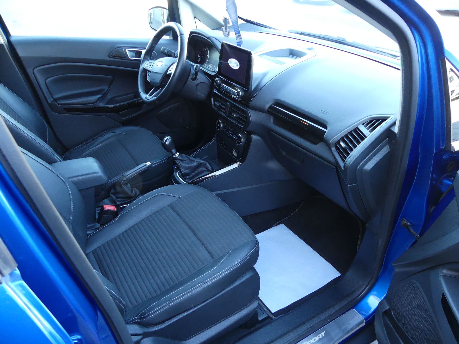 Fahrzeugabbildung Ford EcoSport Titanium"55TKM"