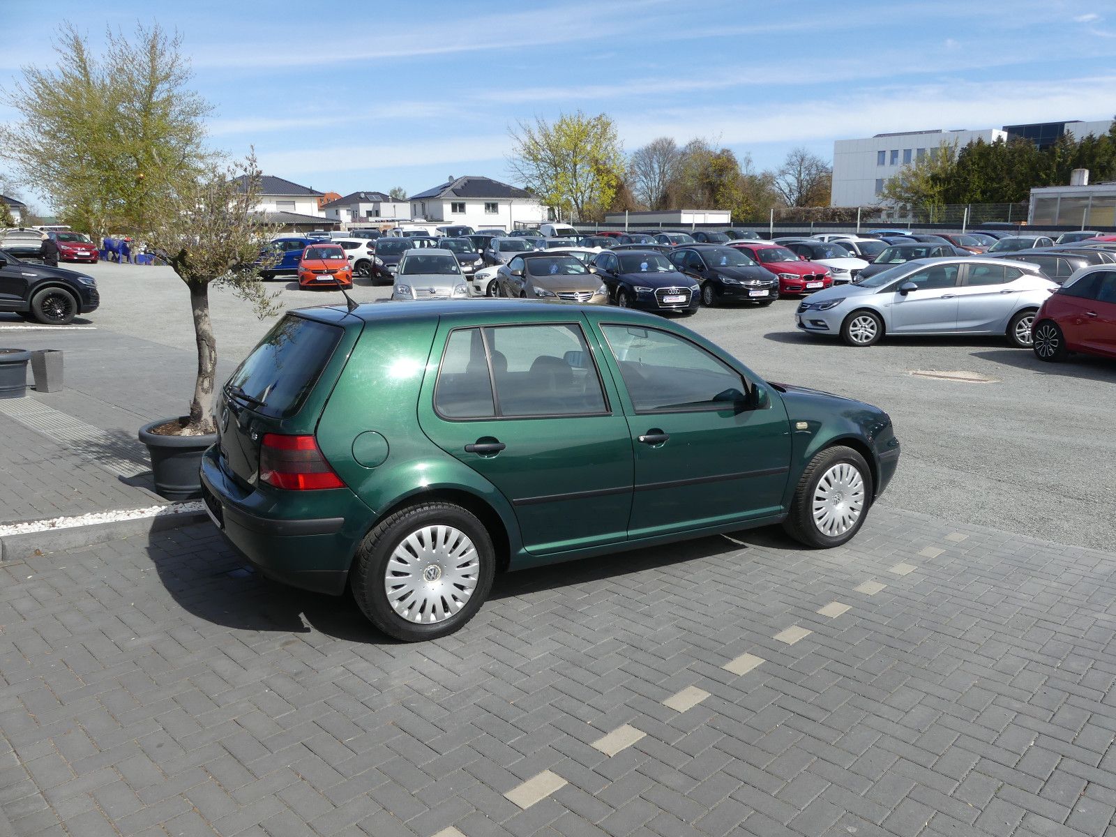 Fahrzeugabbildung Volkswagen Golf 1.6 Comfortline
