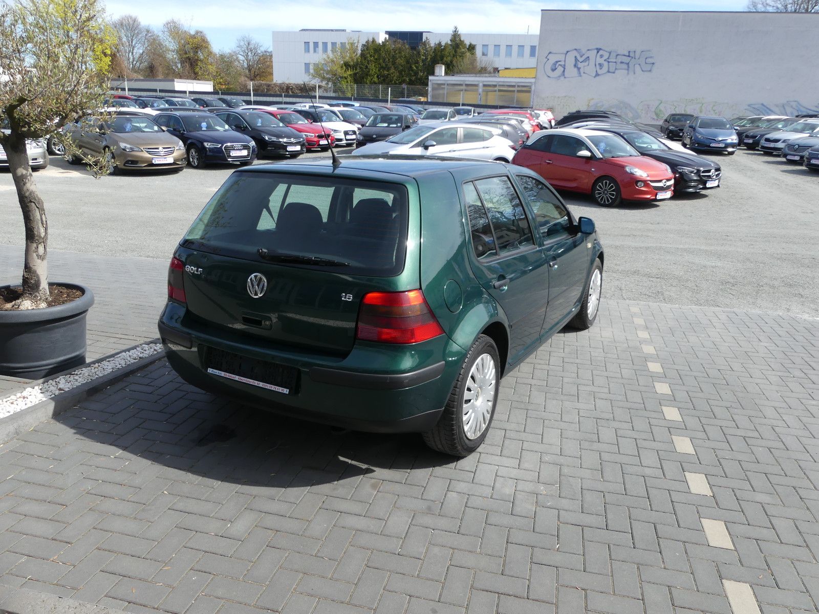 Fahrzeugabbildung Volkswagen Golf 1.6 Comfortline