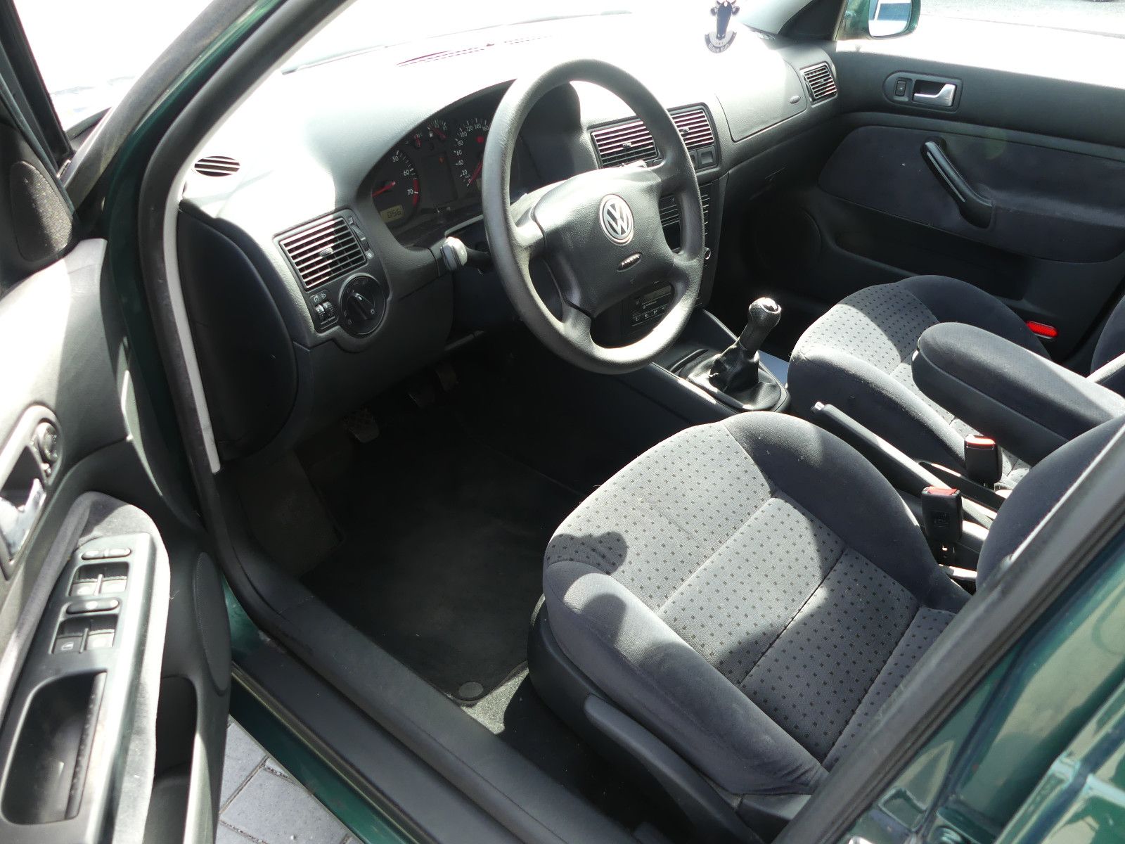 Fahrzeugabbildung Volkswagen Golf 1.6 Comfortline