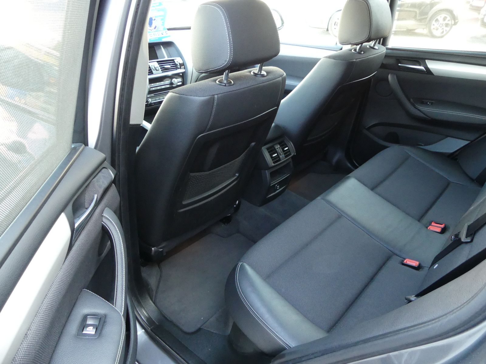 Fahrzeugabbildung BMW X3 xDrive 20 d Advantage