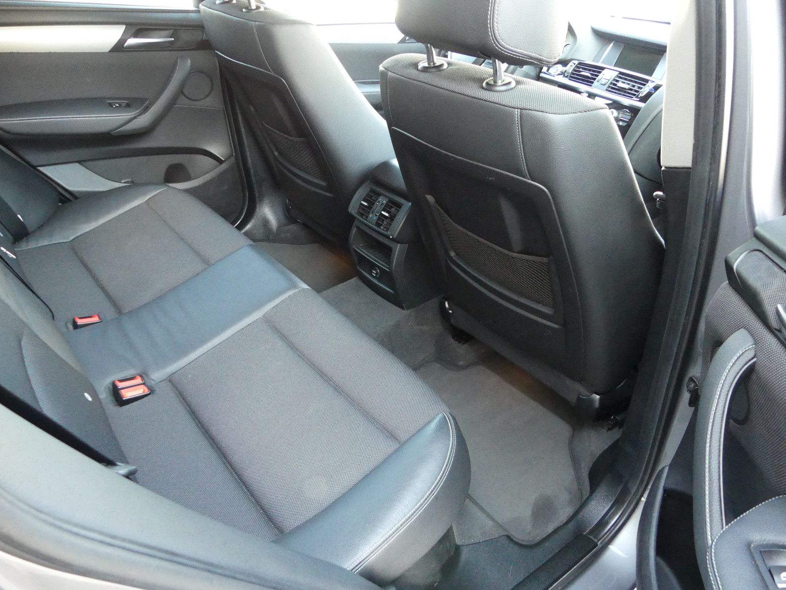 Fahrzeugabbildung BMW X3 xDrive 20 d Advantage