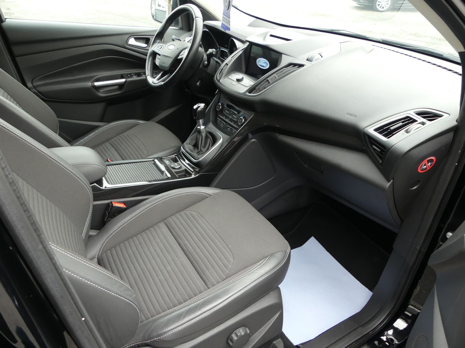 Fahrzeugabbildung Ford Kuga Titanium "Scheckheftgepf."