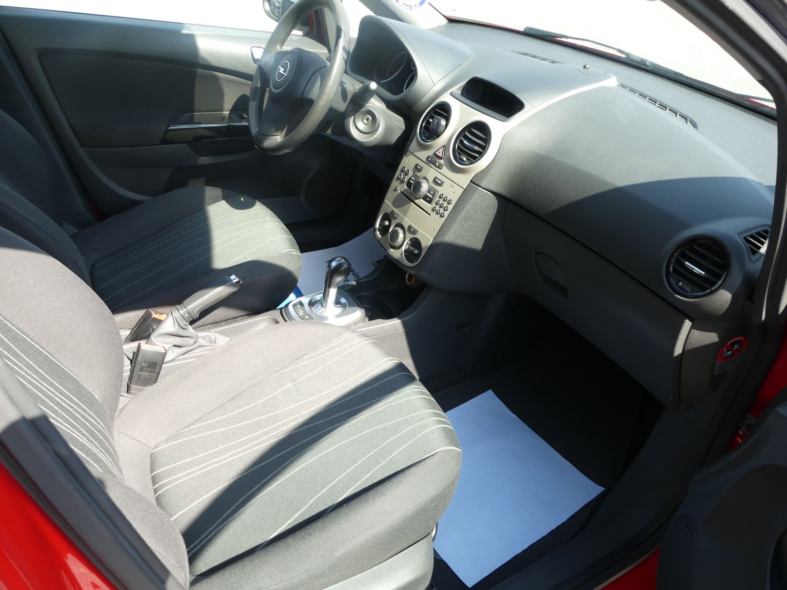 Fahrzeugabbildung Opel Corsa D Edition"AUTOMATIK"