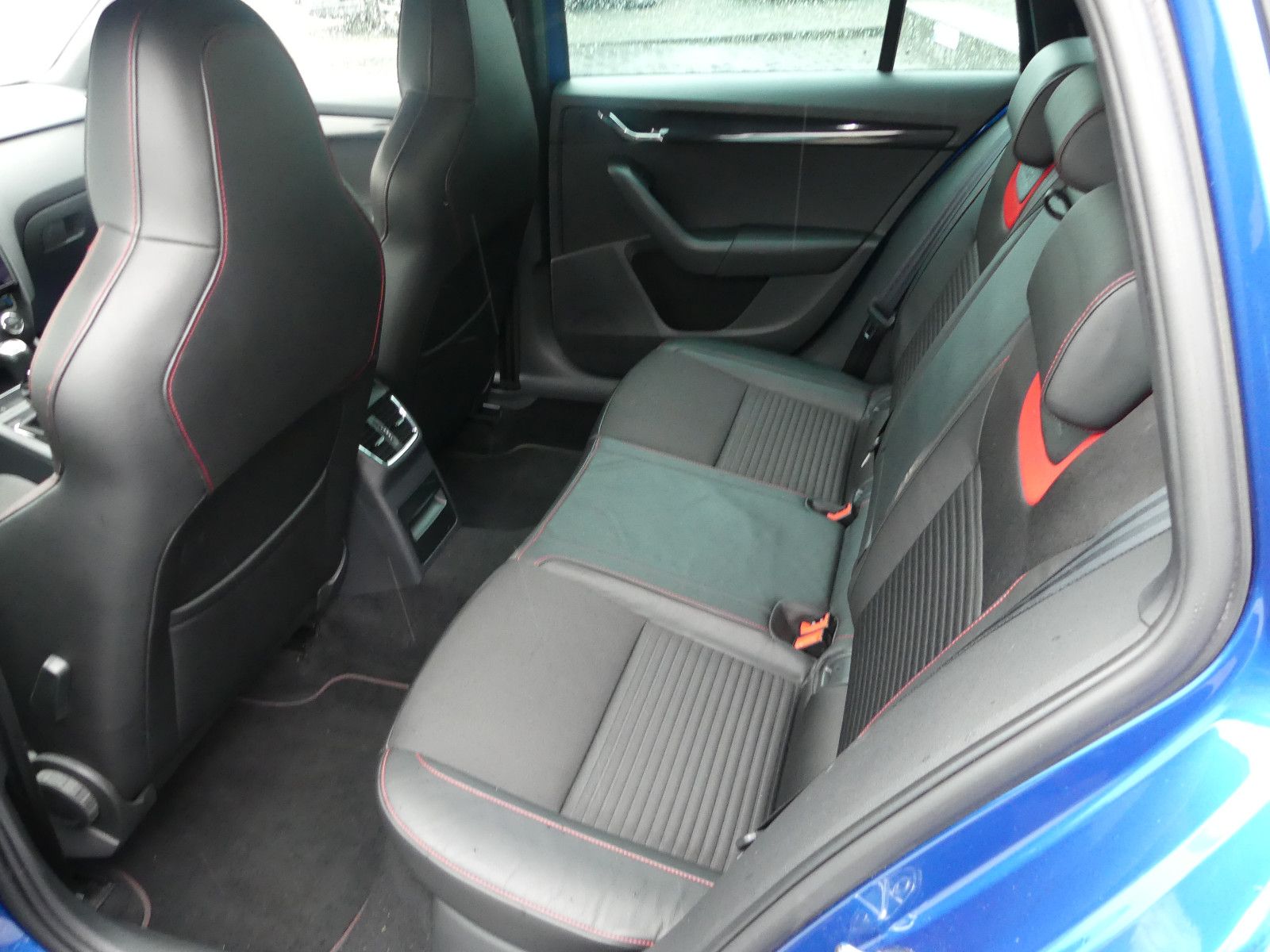 Fahrzeugabbildung SKODA Octavia Combi RS
