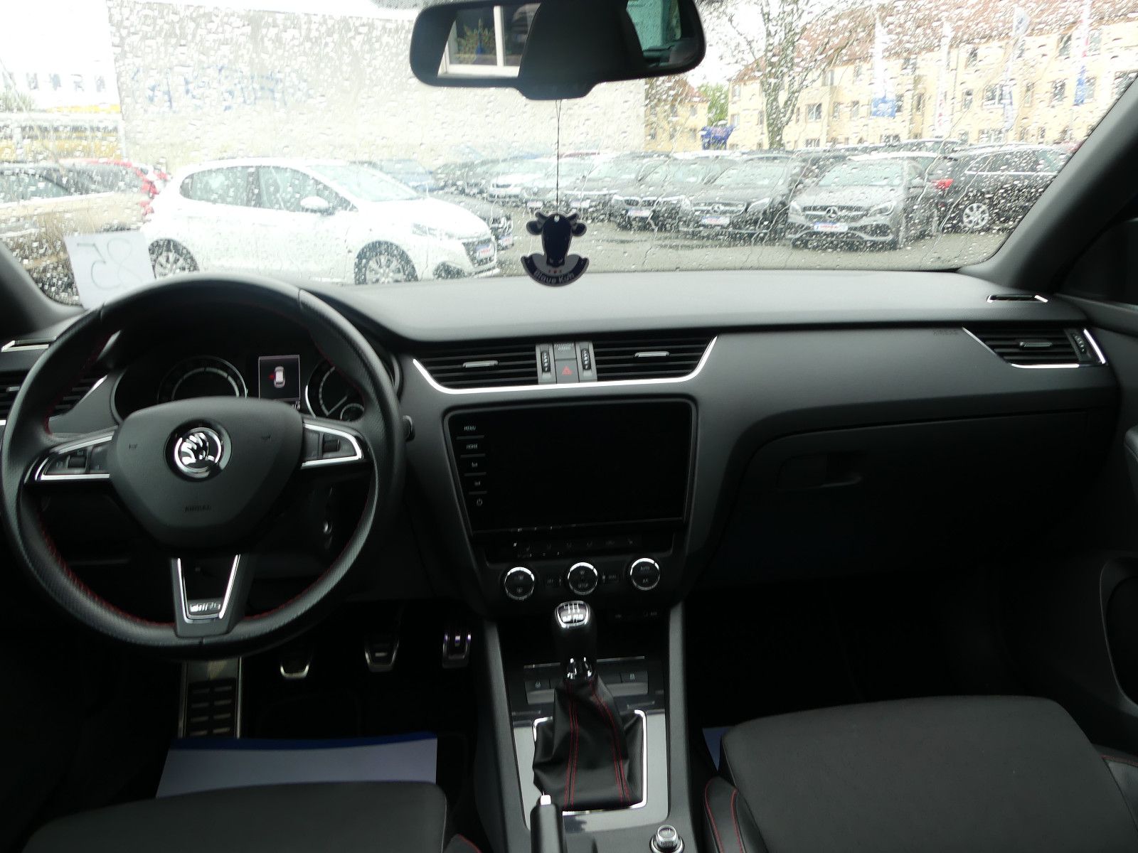Fahrzeugabbildung SKODA Octavia Combi RS