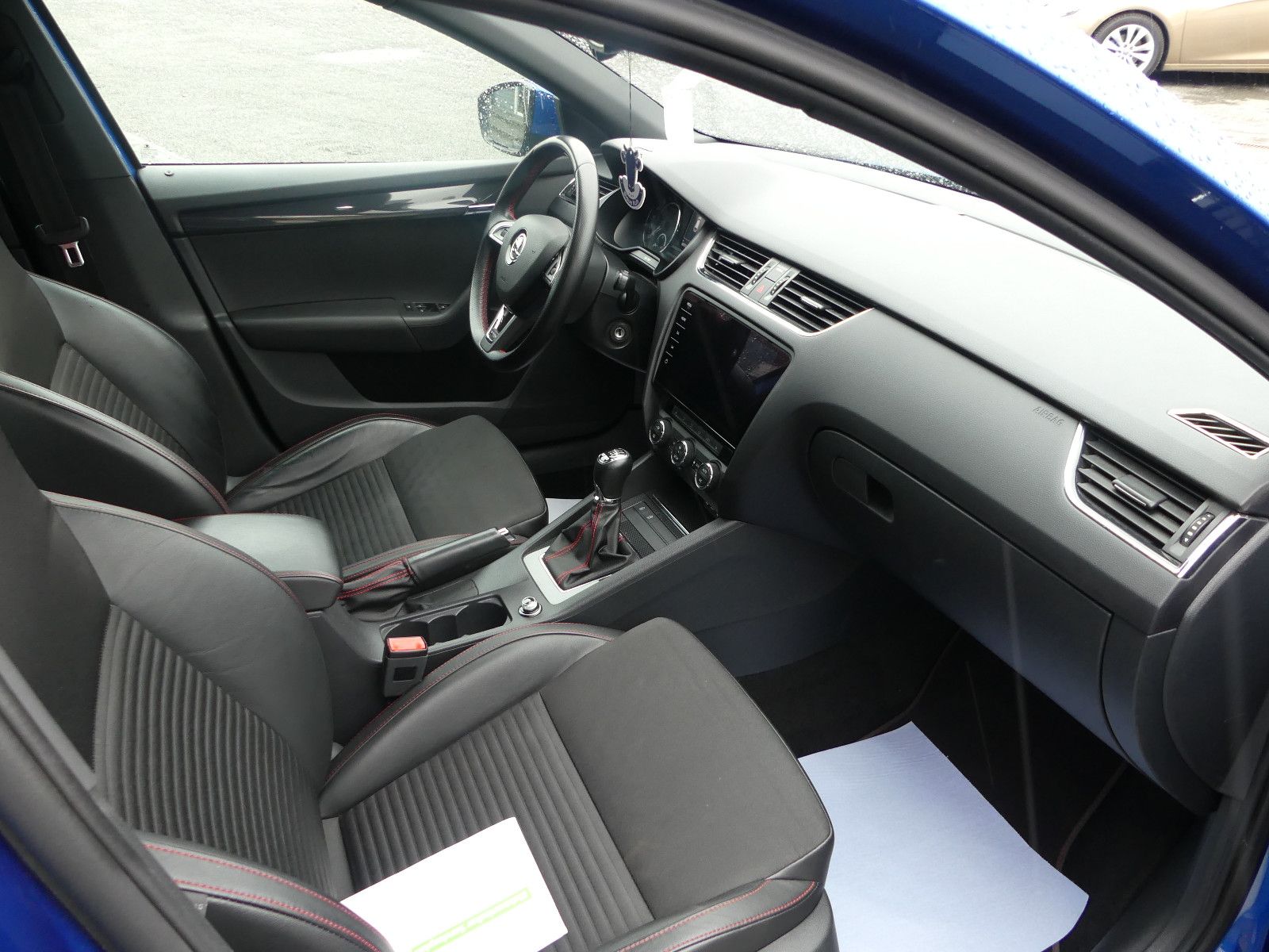 Fahrzeugabbildung SKODA Octavia Combi RS