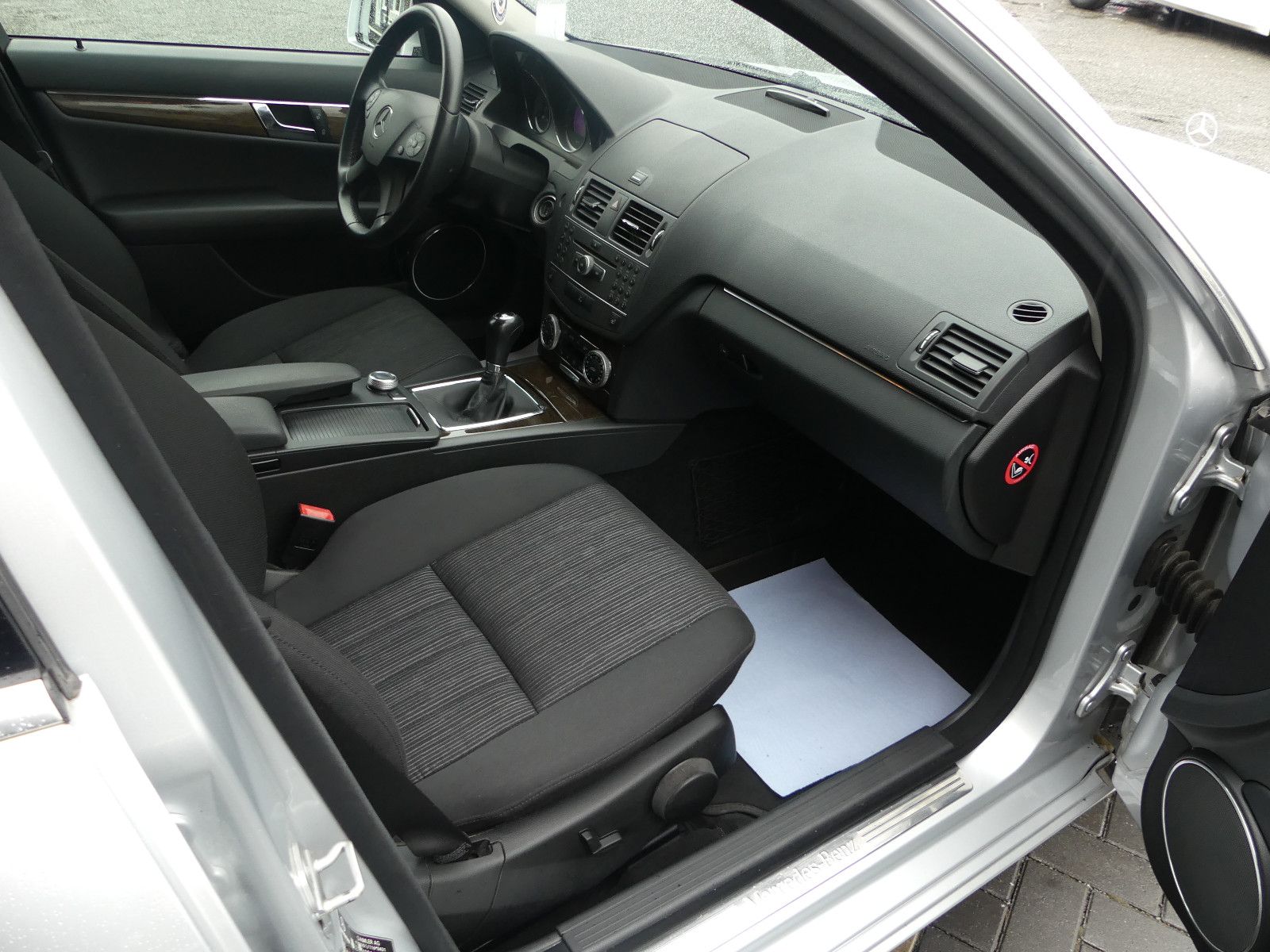 Fahrzeugabbildung Mercedes-Benz C 200 C Limousine C 200 CDI BlueEfficiency