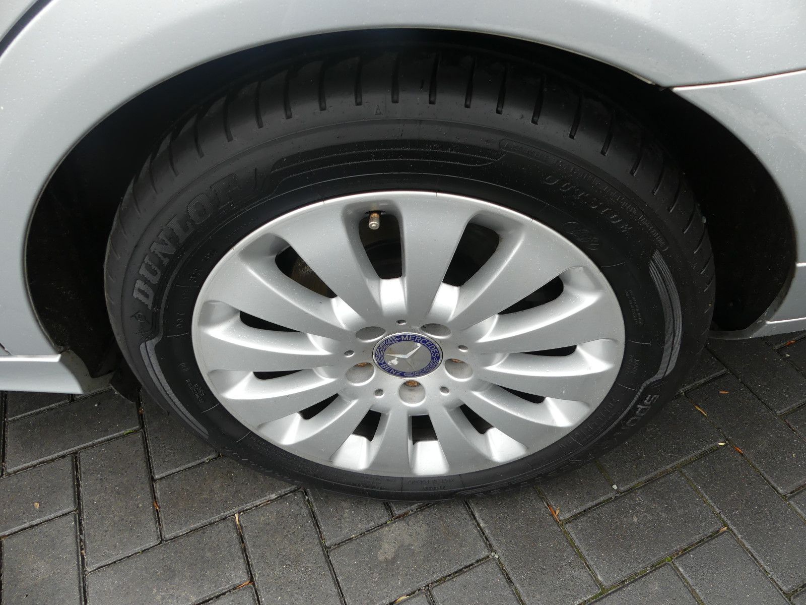 Fahrzeugabbildung Mercedes-Benz C 200 C Limousine C 200 CDI BlueEfficiency