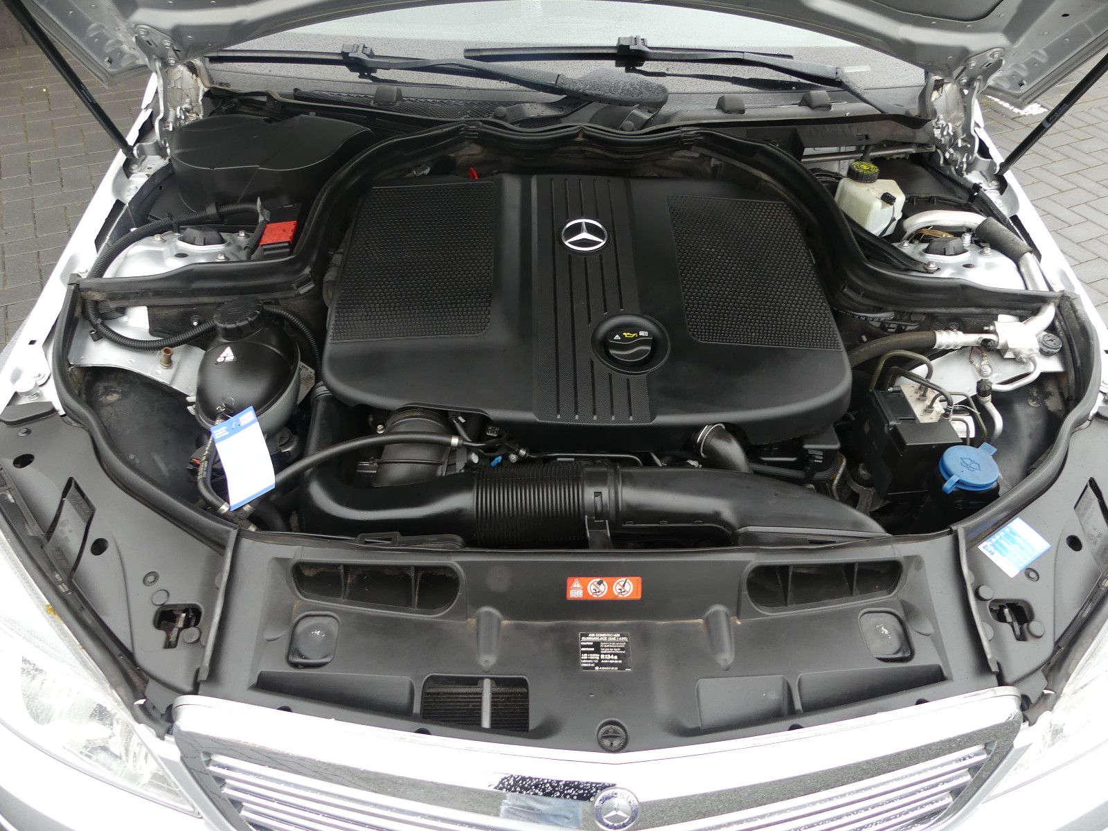 Fahrzeugabbildung Mercedes-Benz C 200 C Limousine C 200 CDI BlueEfficiency