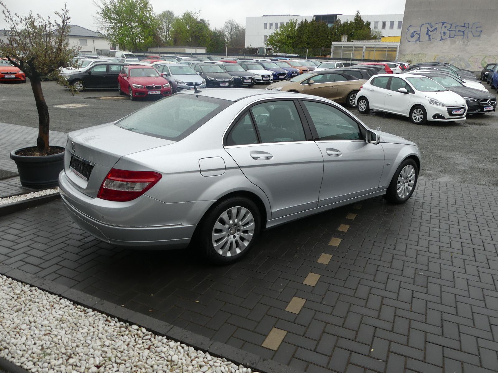 Fahrzeugabbildung Mercedes-Benz C 200 C Limousine C 200 CDI BlueEfficiency