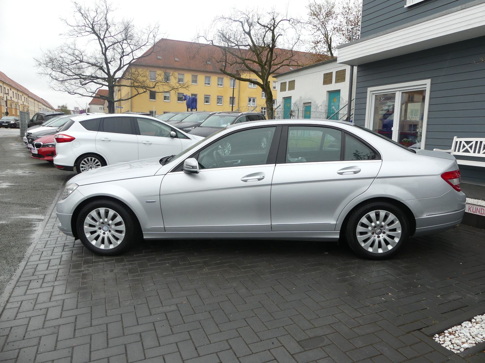Fahrzeugabbildung Mercedes-Benz C 200 C Limousine C 200 CDI BlueEfficiency