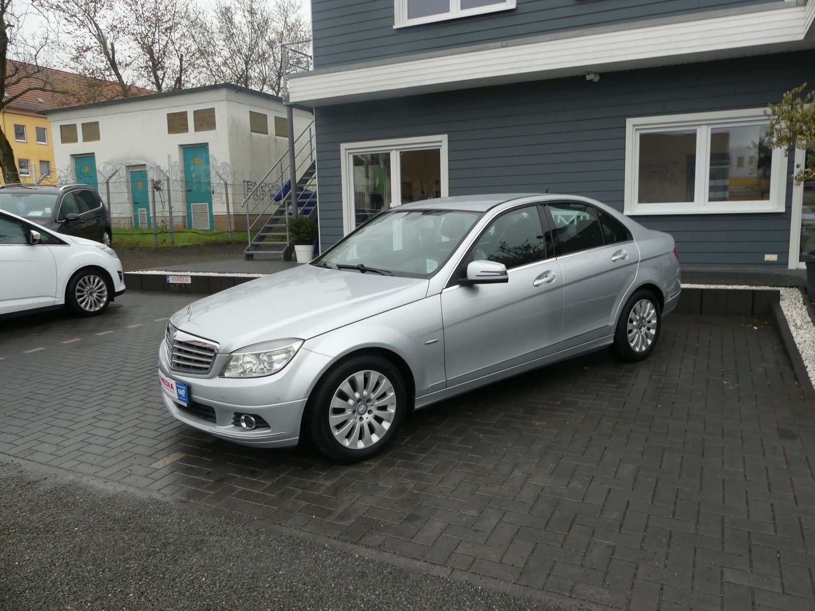 Fahrzeugabbildung Mercedes-Benz C 200 C Limousine C 200 CDI BlueEfficiency