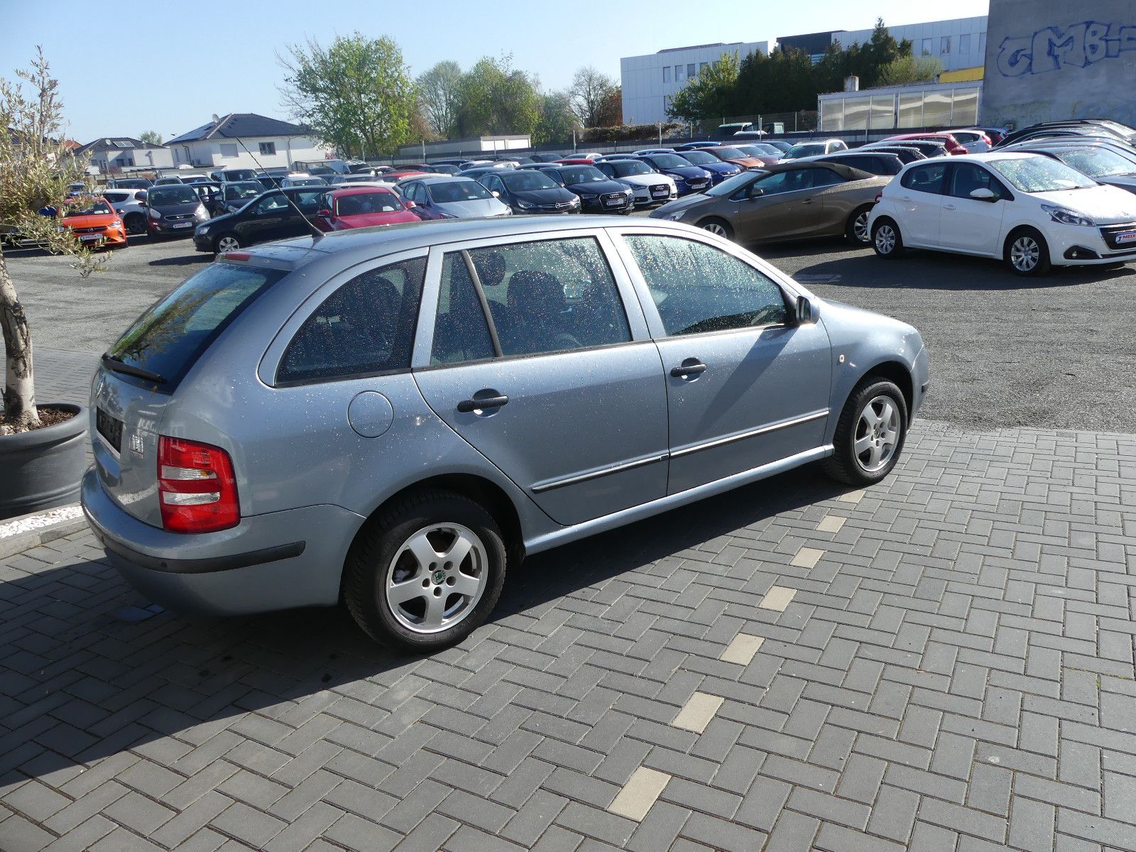 Fahrzeugabbildung SKODA Fabia Combi 1.4 16V Excellent