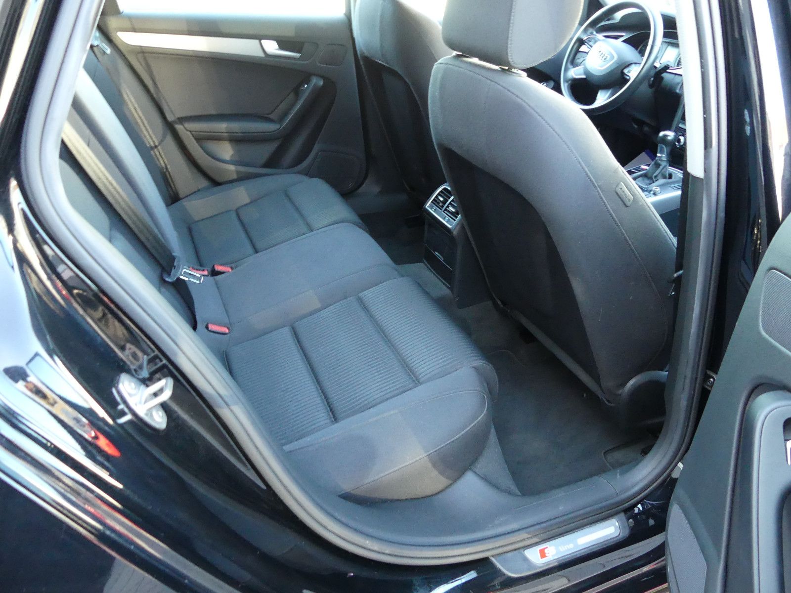 Fahrzeugabbildung Audi A4 Avant Attraction S.line."76TKM"