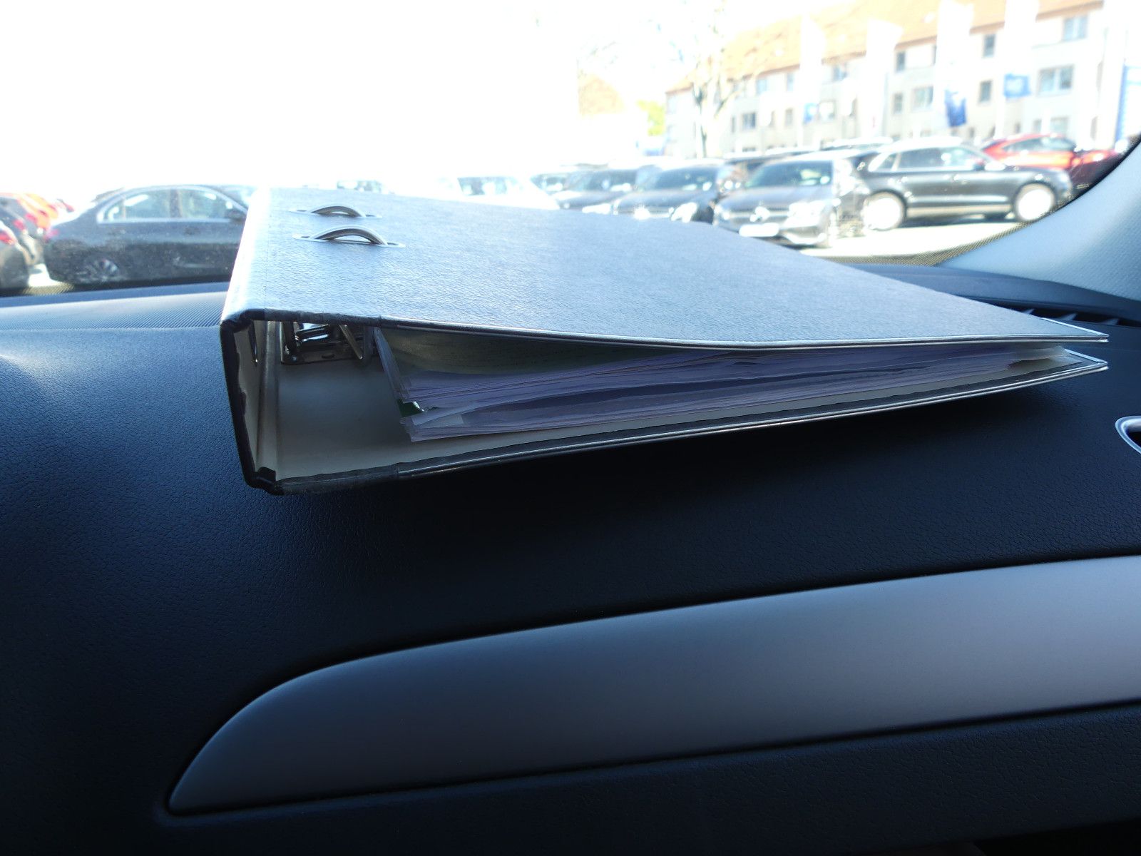 Fahrzeugabbildung Audi A4 Avant Attraction S.line."76TKM"