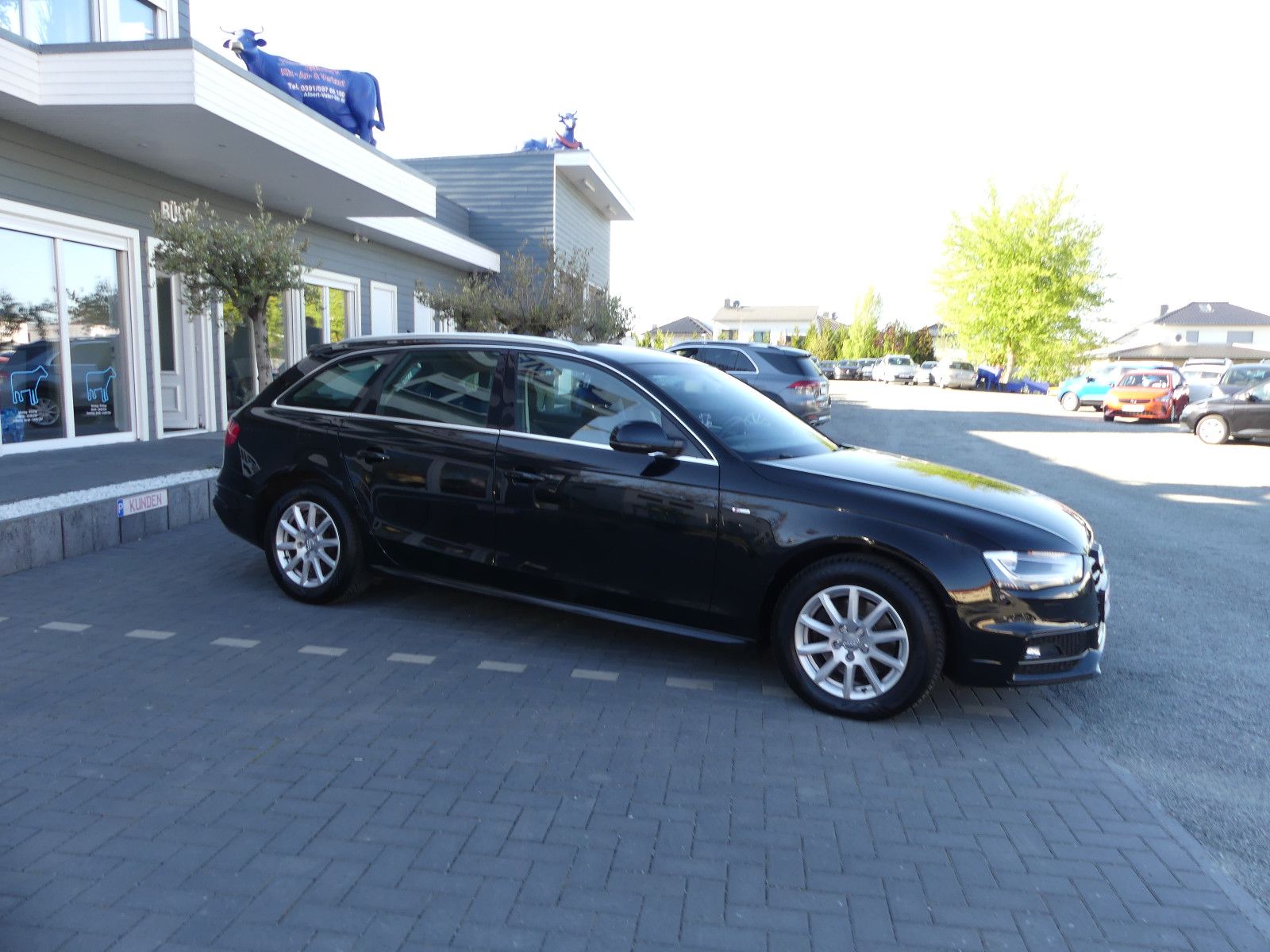 Fahrzeugabbildung Audi A4 Avant Attraction S.line."76TKM"