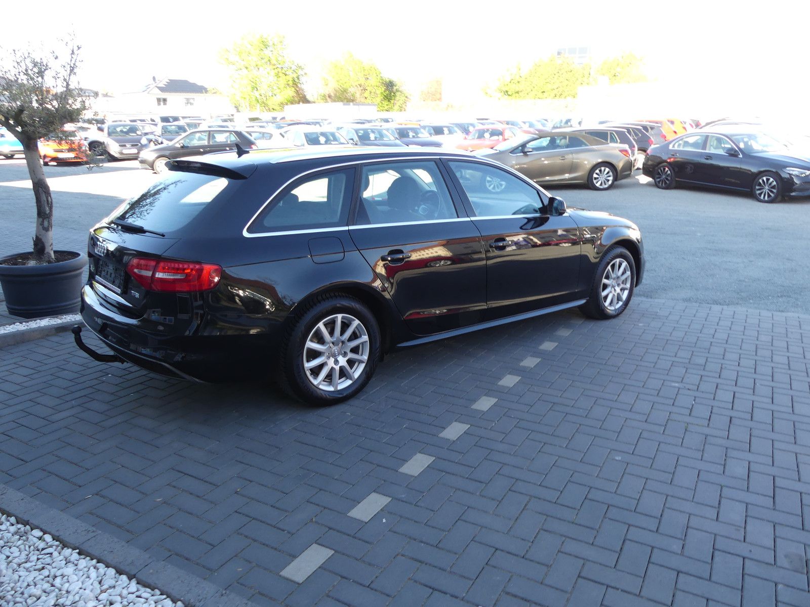 Fahrzeugabbildung Audi A4 Avant Attraction S.line."76TKM"