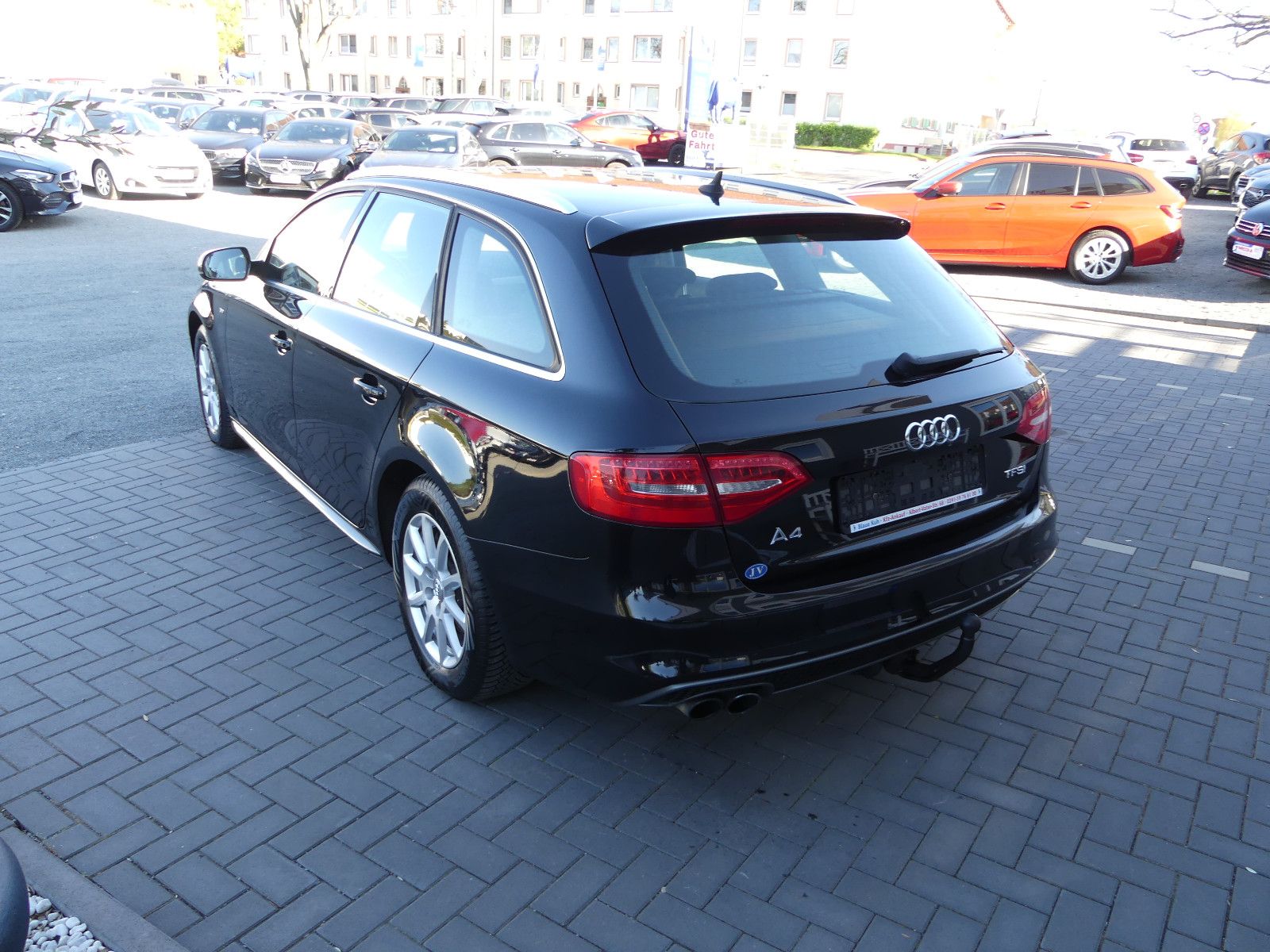 Fahrzeugabbildung Audi A4 Avant Attraction S.line."76TKM"