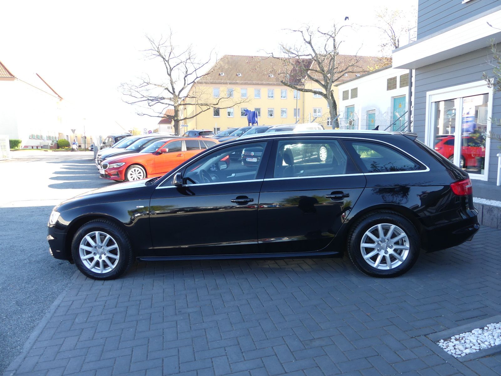 Fahrzeugabbildung Audi A4 Avant Attraction S.line."76TKM"