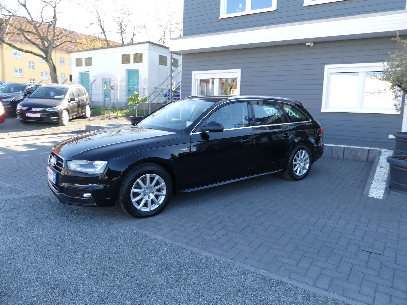 Fahrzeugabbildung Audi A4 Avant Attraction S.line."76TKM"