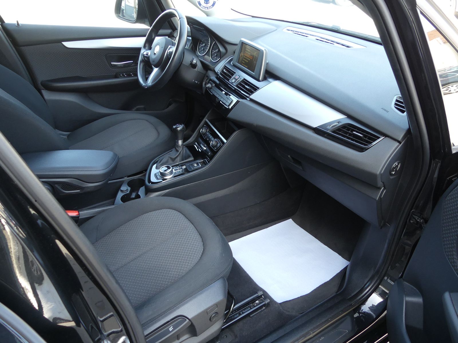 Fahrzeugabbildung BMW 216 2 Gran Tourer 216 i Advantage