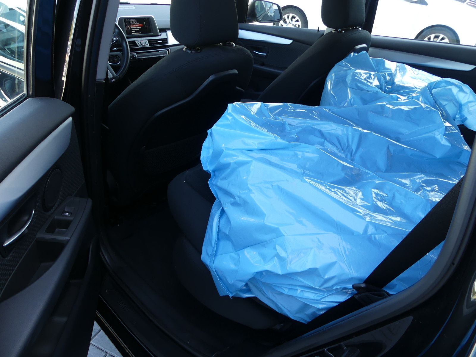 Fahrzeugabbildung BMW 216 2 Gran Tourer 216 i Advantage