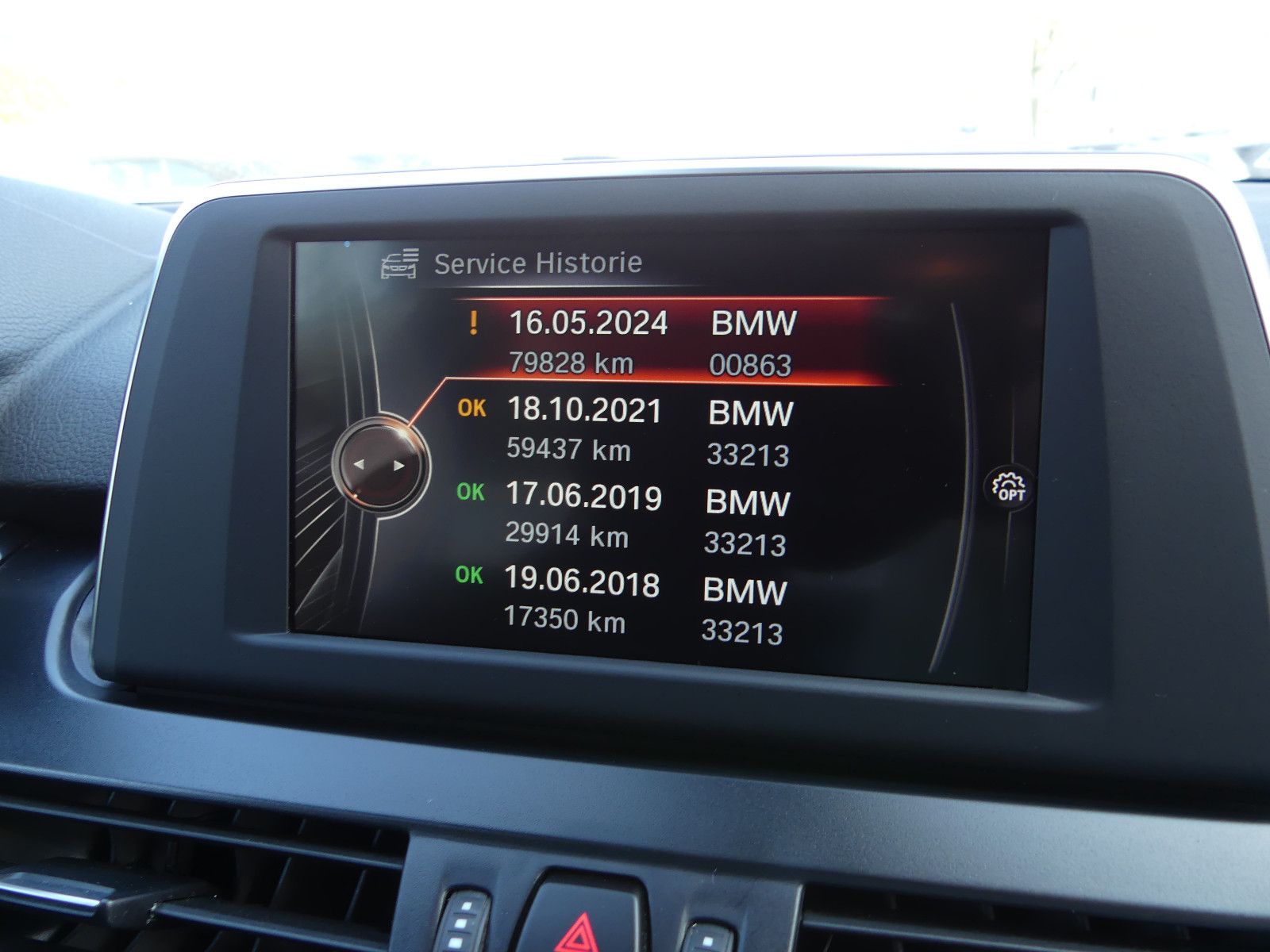 Fahrzeugabbildung BMW 216 2 Gran Tourer 216 i Advantage