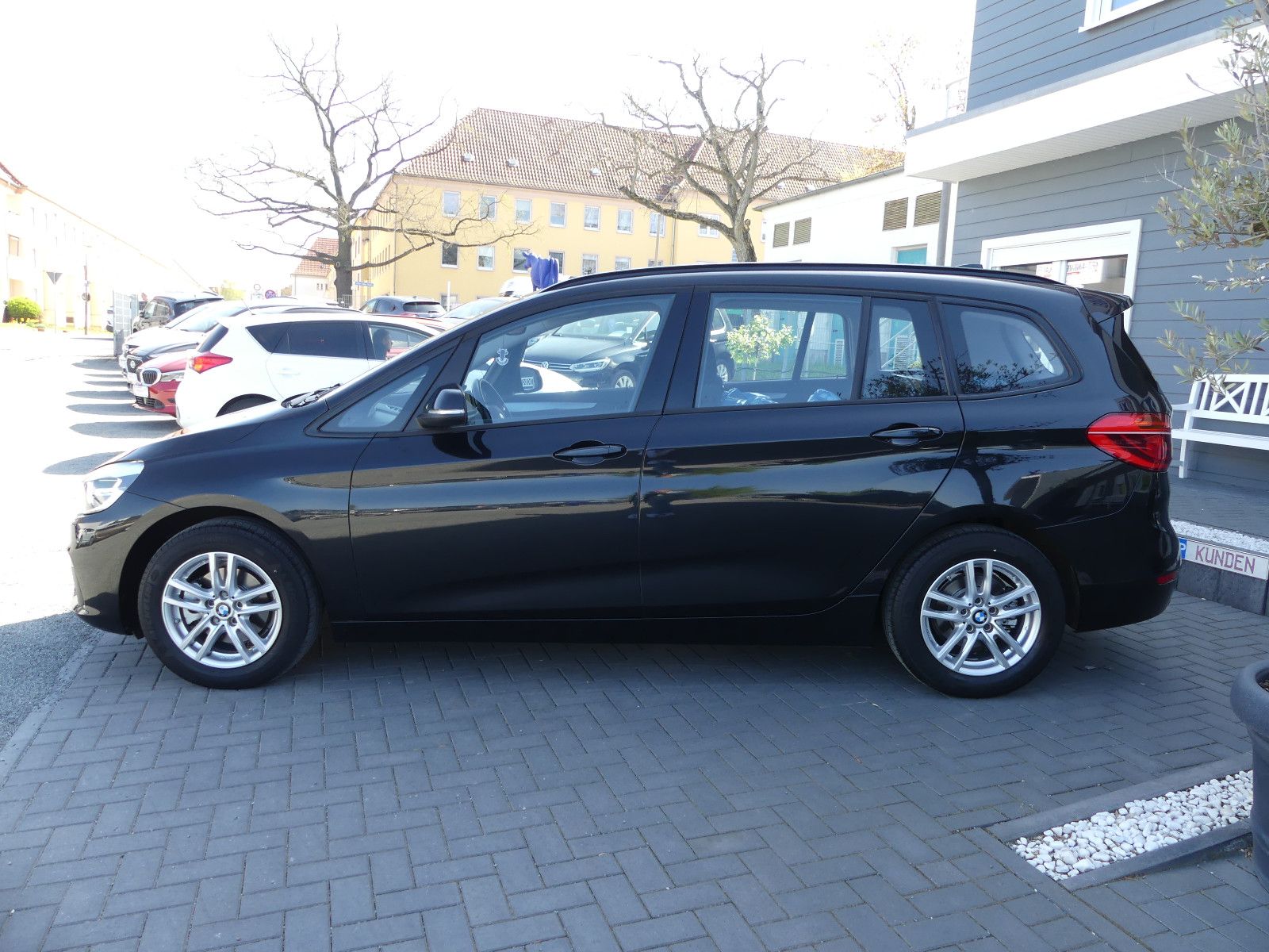 Fahrzeugabbildung BMW 216 2 Gran Tourer 216 i Advantage