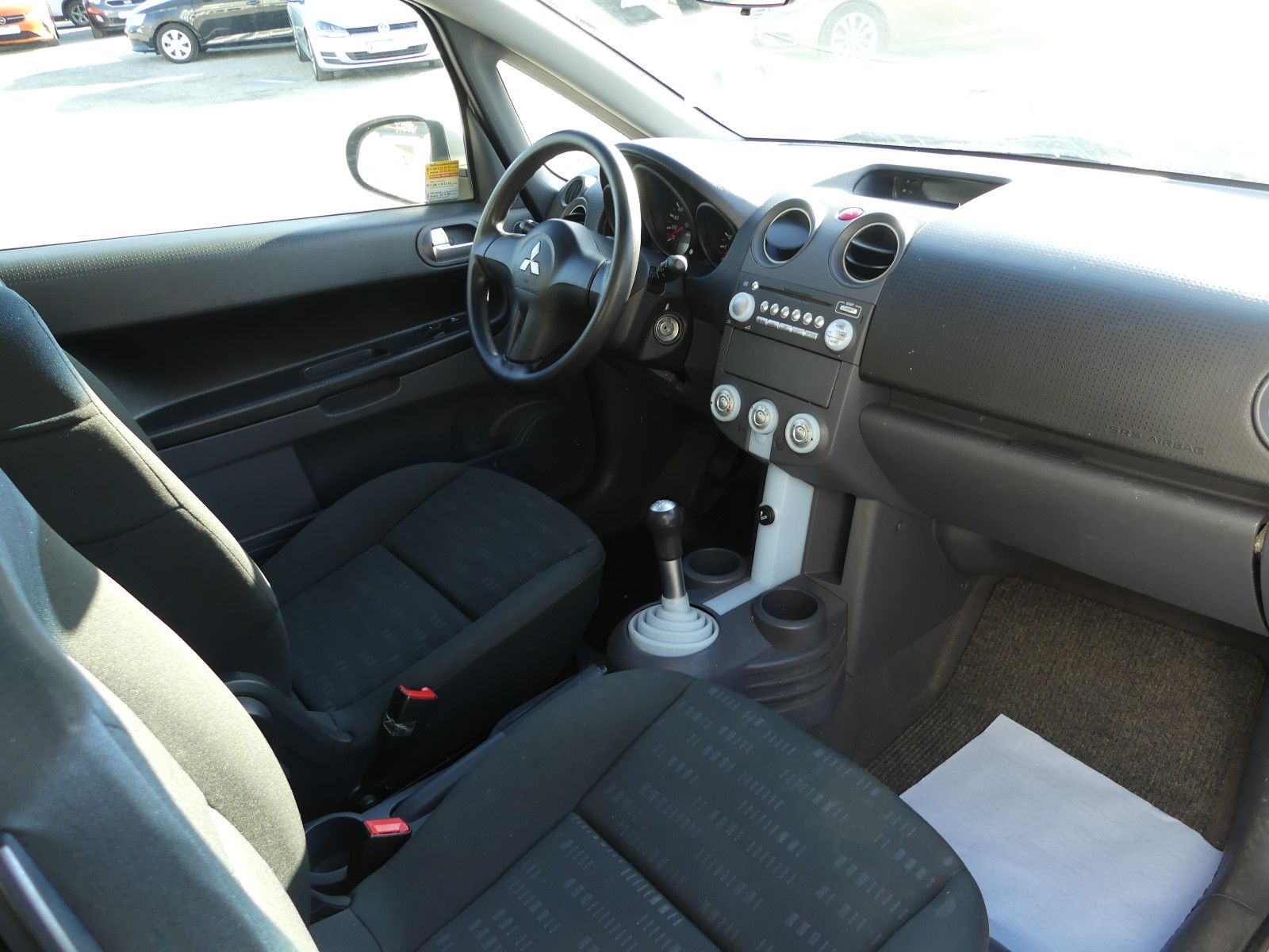 Fahrzeugabbildung Mitsubishi Colt CZ3 Lim. 3-trg. 1.3 Invite* Wenig Kilometer
