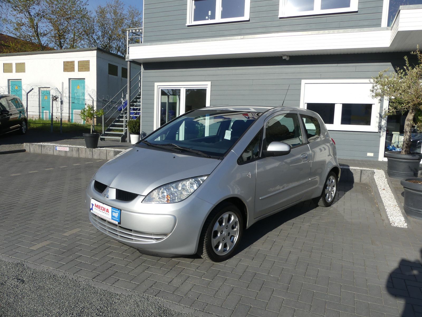 Fahrzeugabbildung Mitsubishi Colt CZ3 Lim. 3-trg. 1.3 Invite* Wenig Kilometer