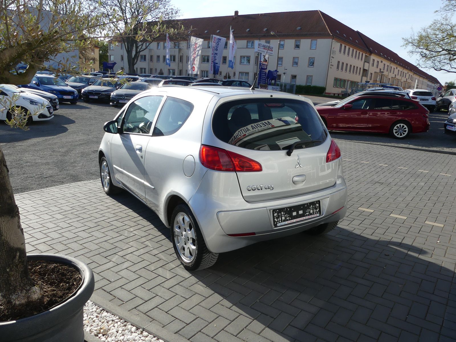 Fahrzeugabbildung Mitsubishi Colt CZ3 Lim. 3-trg. 1.3 Invite* Wenig Kilometer