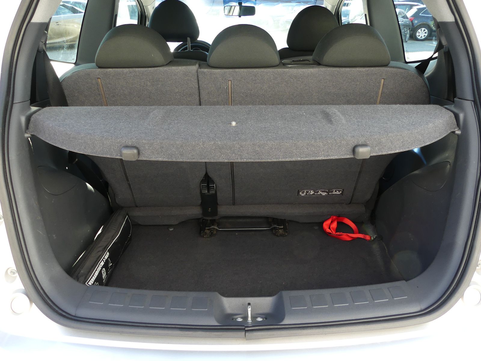 Fahrzeugabbildung Mitsubishi Colt CZ3 Lim. 3-trg. 1.3 Invite* Wenig Kilometer