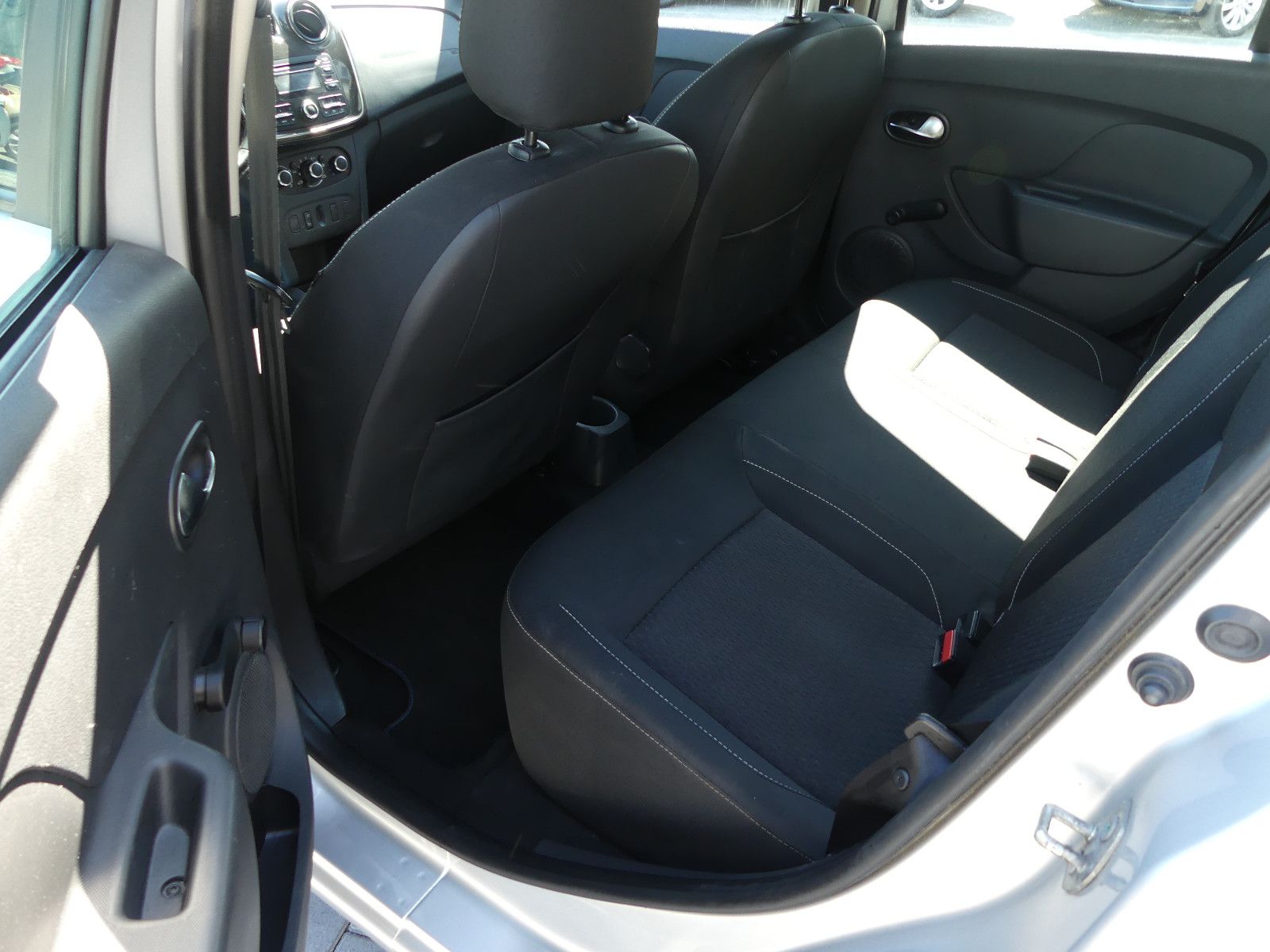 Fahrzeugabbildung Dacia Logan MCV II Kombi Laureate"AUTOMATIK"
