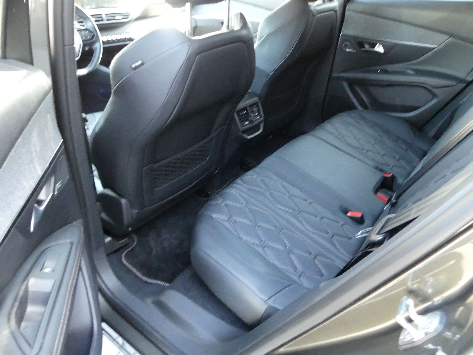Fahrzeugabbildung Peugeot 3008 Allure"62TKM"AUTOMATIK"