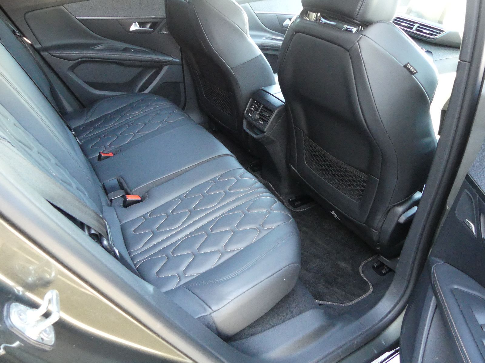 Fahrzeugabbildung Peugeot 3008 Allure"62TKM"AUTOMATIK"
