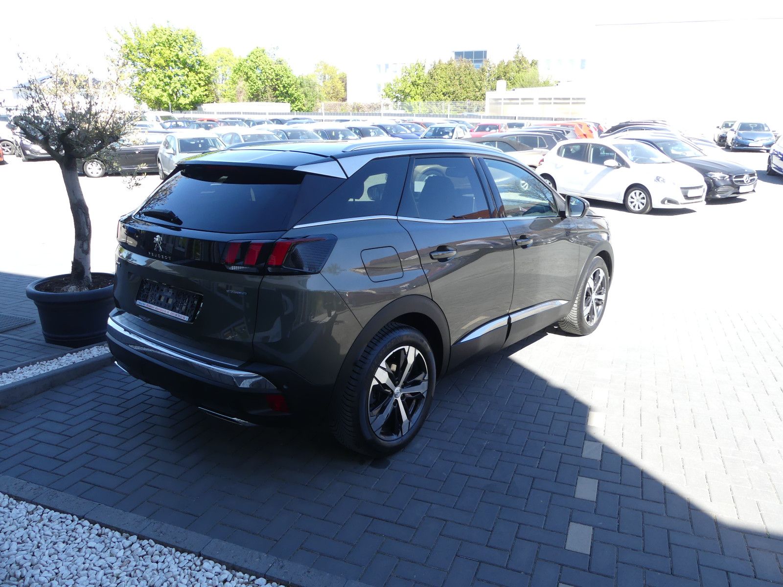 Fahrzeugabbildung Peugeot 3008 Allure"62TKM"AUTOMATIK"
